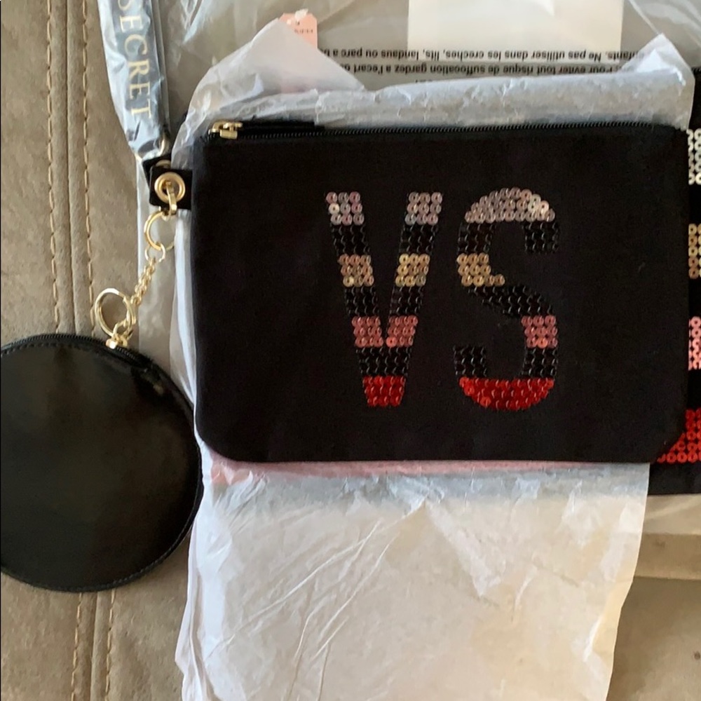 NWT Victoria’s Secret 3 small bags - Picture 5 of 8